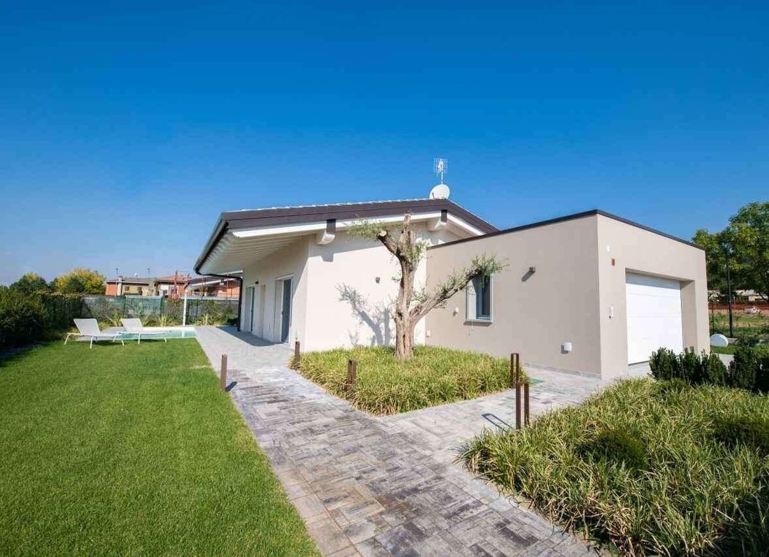 Villa in Historic Center, Desenzano del Garda, Lombardy 1 - 16027755