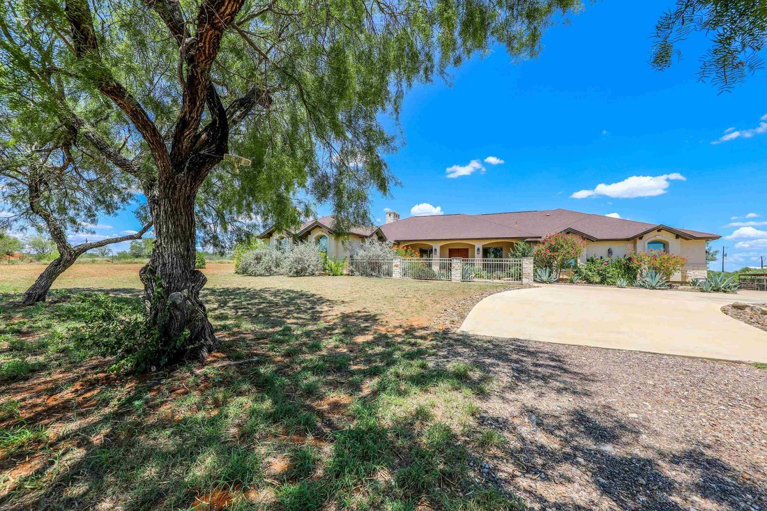 House in Laredo, Texas, United States 1 - 16029517