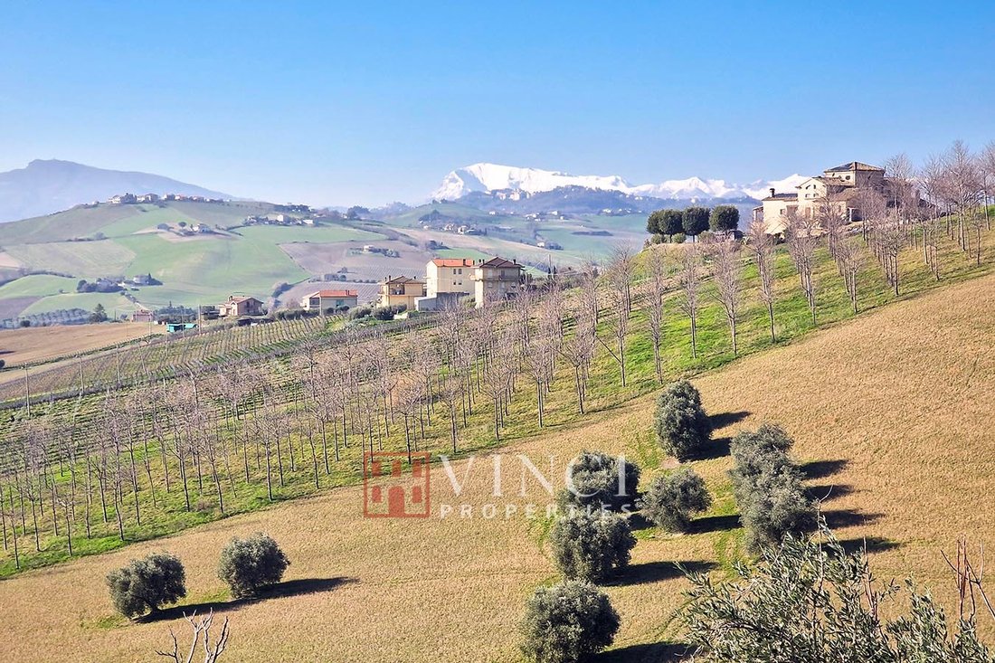 Villa in Carassai, Marche, Italy 4 - 16026501