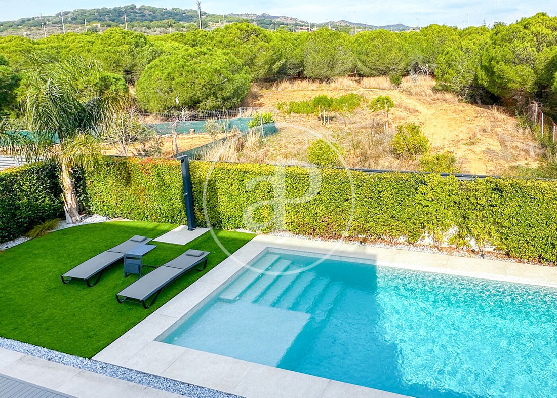 Villa in Montgat, Catalonia, Spain 2 - 16029800
