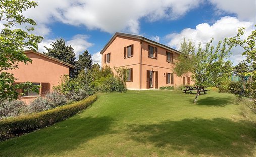 Country House in Sassocorvaro Auditore, Marche, Italy 1