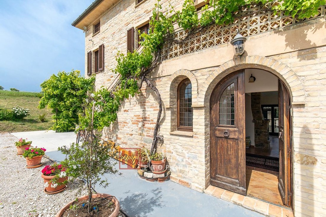Country House in Montelparo, Marche, Italy 4 - 16029848