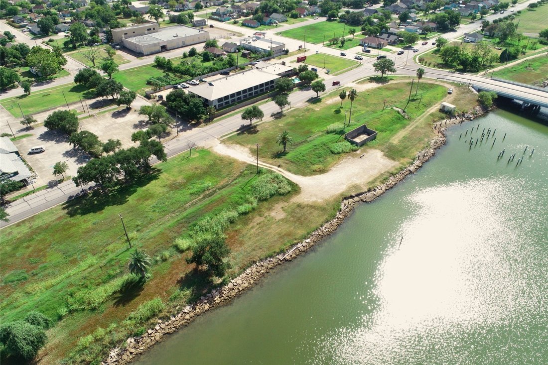 Land in Freeport, Texas, United States 5 - 16030144