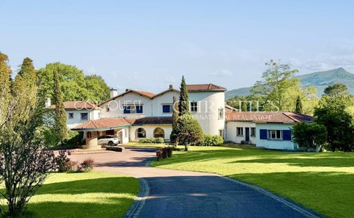 House in Chantaco, Saint-Jean-de-Luz, France 1