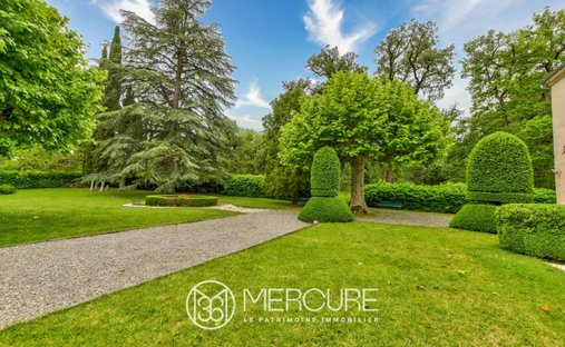 Magnificent Renaissance Style Château With 9ha Land, 2 Gîtes And Pool, 30 Minutes From Toulouse