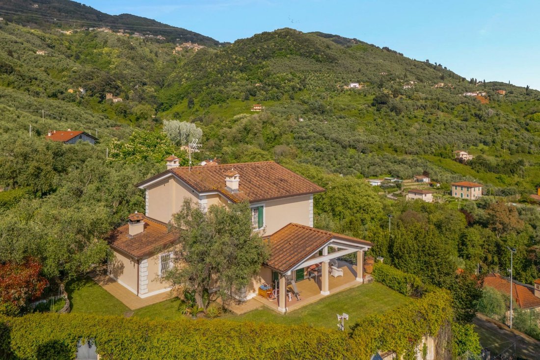 Villa in Pietrasanta, Tuscany, Italy 1 - 15989630