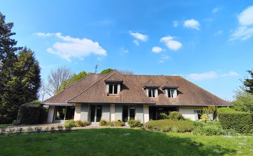 House in Saint-Floris, Hauts-de-France, France 1