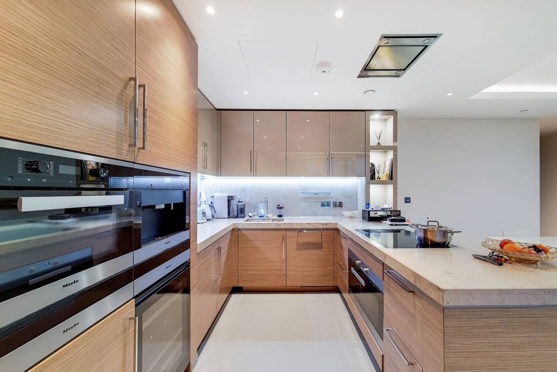 Apartment in WC2, Westminster, England 5 - 15648121