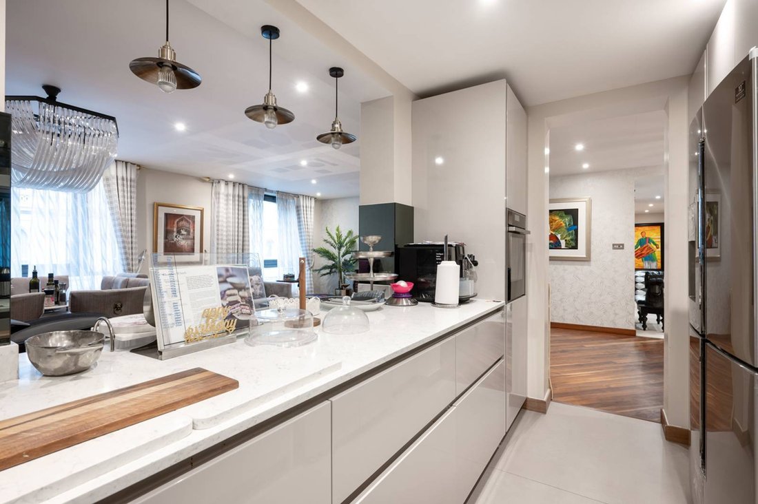 Apartment in Hyde Park, Westminster, England 3 - 15642371