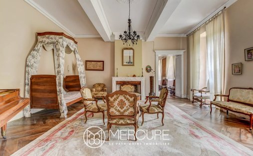 Magnificent Renaissance Style Château With 9ha Land, 2 Gîtes And Pool, 30 Minutes From Toulouse