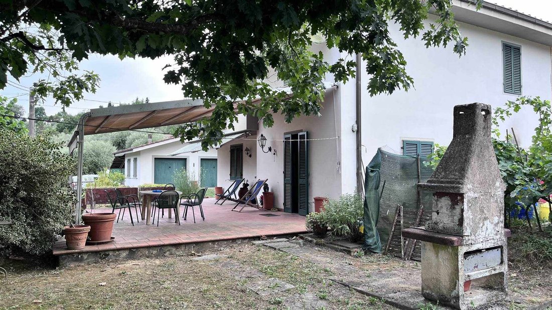 Villa in Borgo a Buggiano, Tuscany, Italy 1 - 15977686