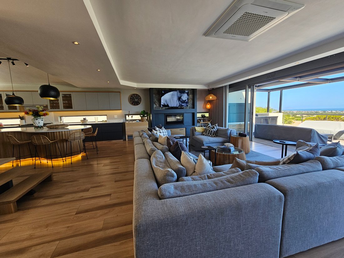 House in Fernkloof Estate, Western Cape, South Africa 1 - 16032046
