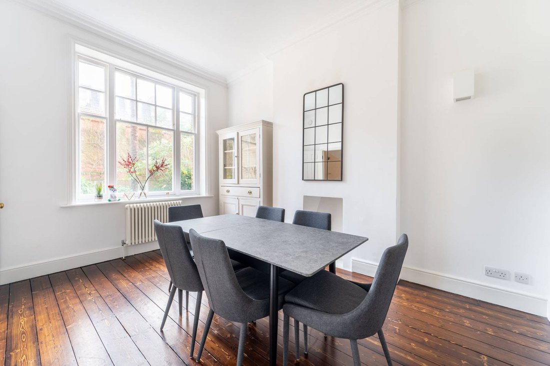 Apartment in Campden Hill, Kensington And Chelsea, England 4 - 15648074