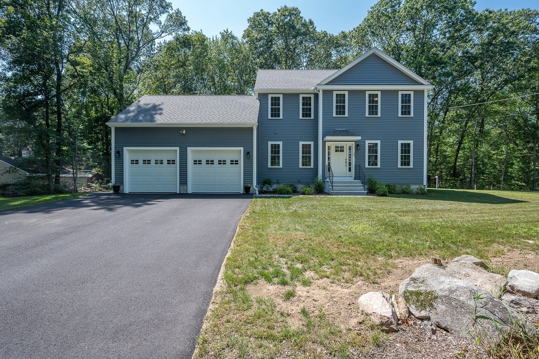 House in Uxbridge, Massachusetts, United States 1 - 16036164