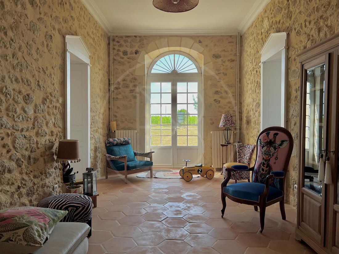 Château des Rêves Éternels – A Vineyard Crown in Aquitaine’s Golden Hills