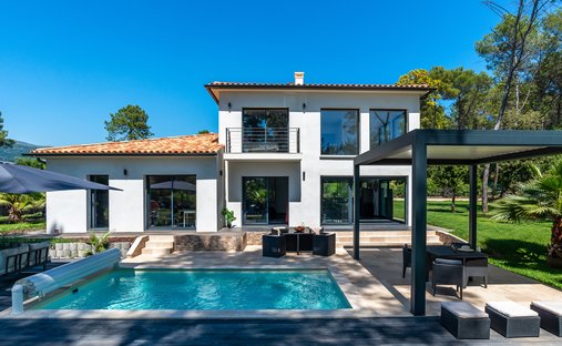House in Nord, Saint-Clement-de-Riviere, France 1