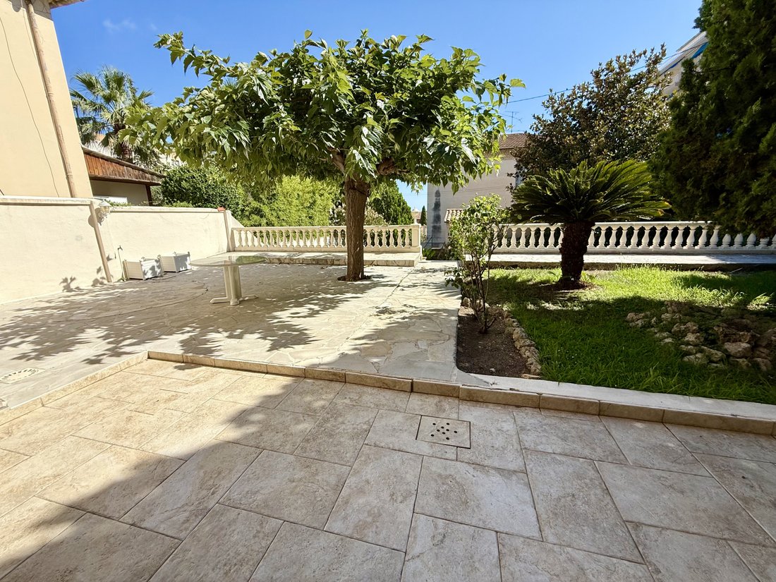 House in Maurice Jeanpierre, Le Cannet, France 3 - 16031241
