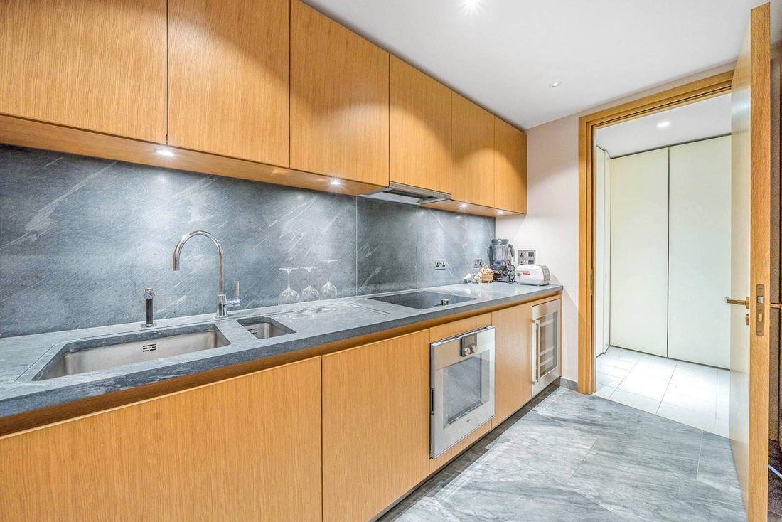 Apartment in Campden Hill, Kensington And Chelsea, England 4 - 15814459