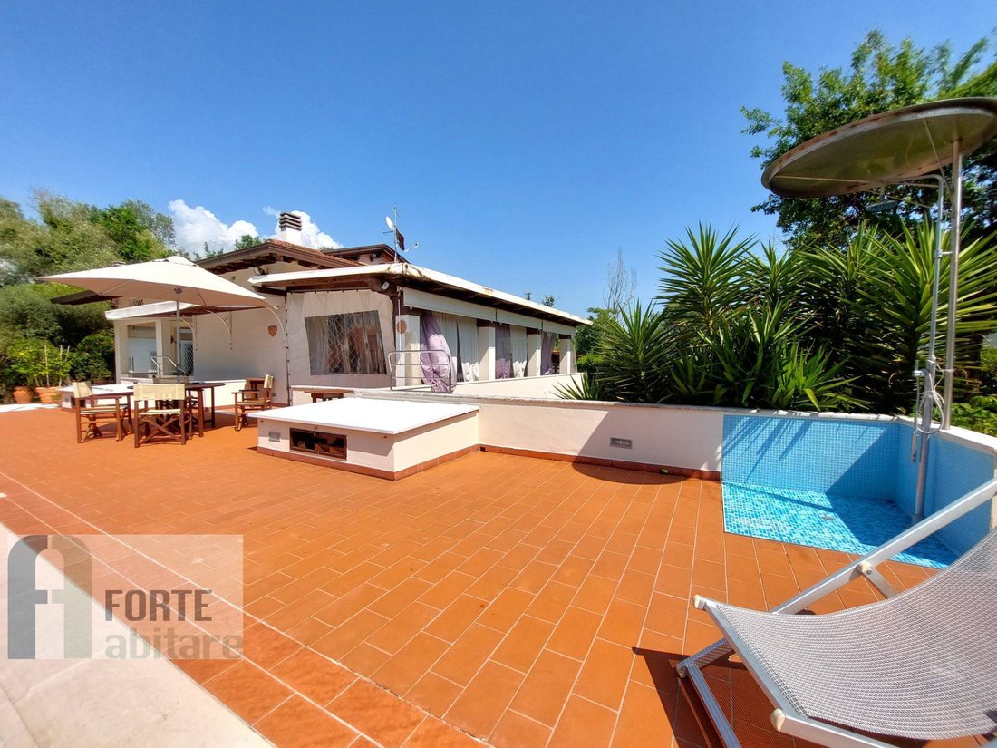 Villa in Caranna-Vaiana, Forte dei Marmi, Tuscany 1 - 16033155