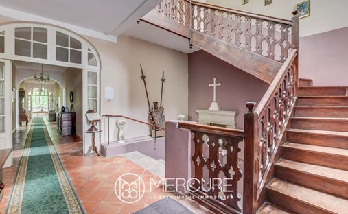 Magnificent Renaissance Style Château With 9ha Land, 2 Gîtes And Pool, 30 Minutes From Toulouse