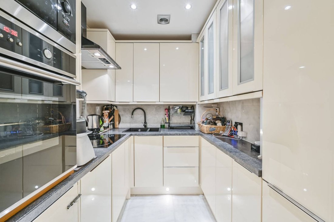 Apartment in Mayfair, Westminster, England 4 - 15659115