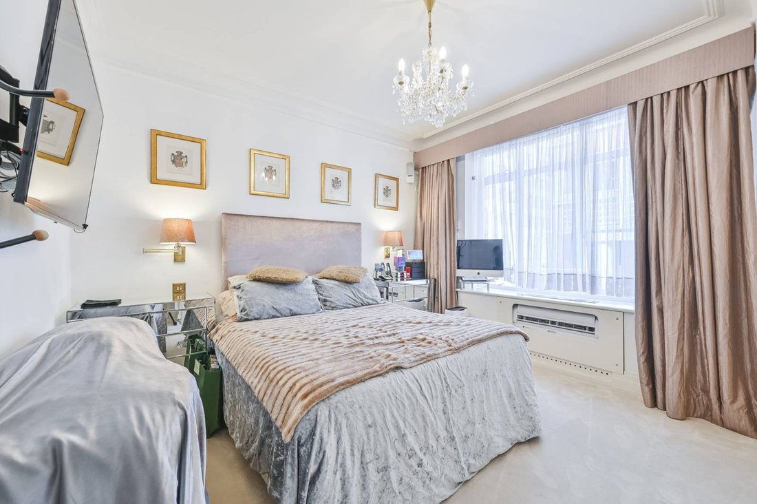 Apartment in Mayfair, Westminster, England 3 - 15659115