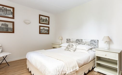 Elegant XI Xth Century Castle Beautiful Park Pool