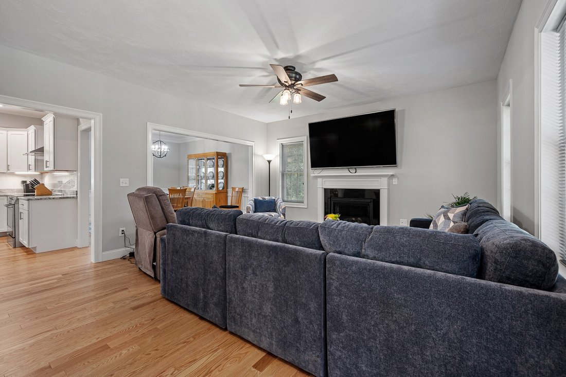 House in Uxbridge, Massachusetts, United States 4 - 16036164