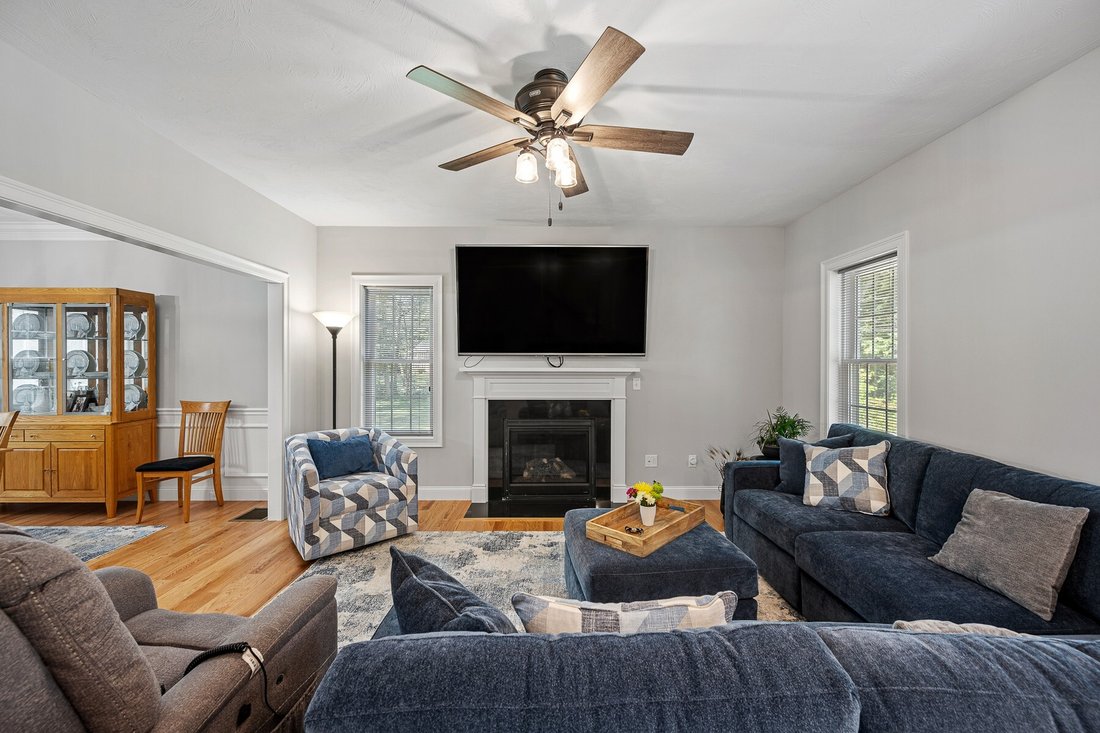 House in Uxbridge, Massachusetts, United States 5 - 16036164