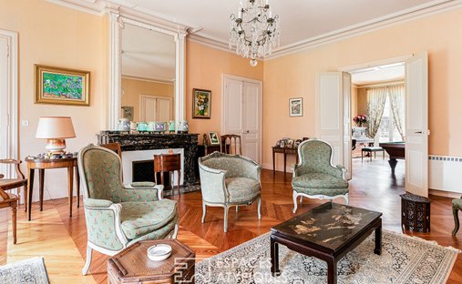 Elegant XI Xth Century Castle Beautiful Park Pool