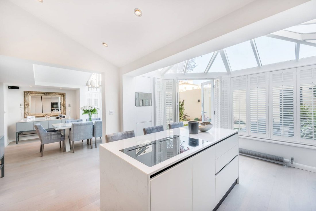 Apartment in Little Venice, Westminster, England 4 - 15648071