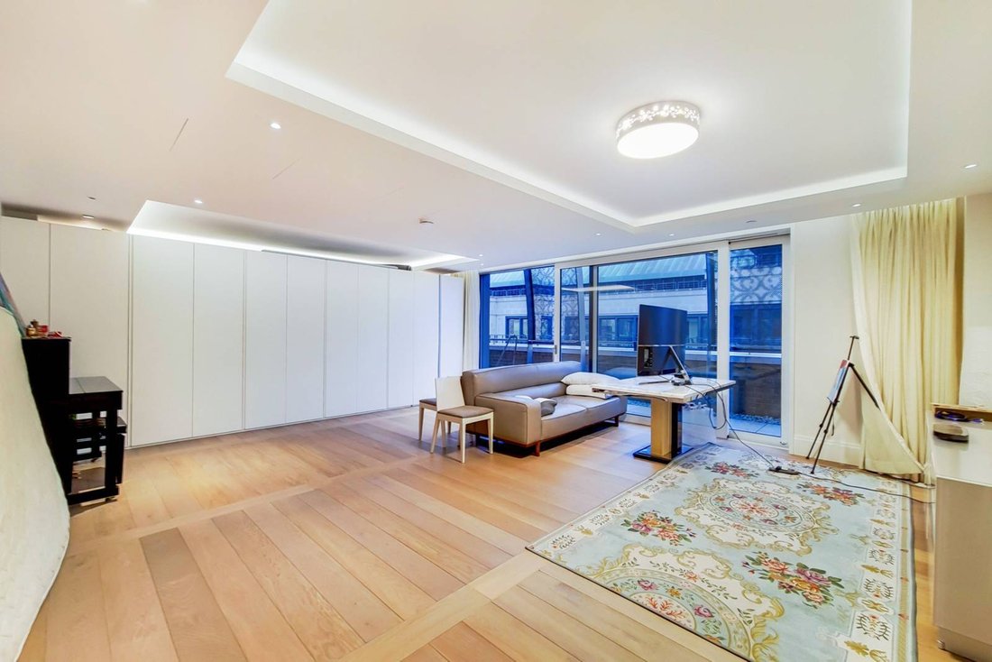 Apartment in WC2, Westminster, England 1 - 15648121
