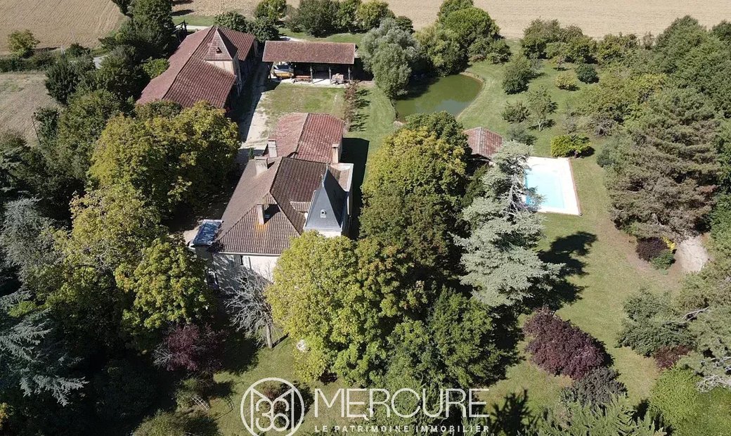 19 Th C Castle Outbuildings, Stabbles, Pool