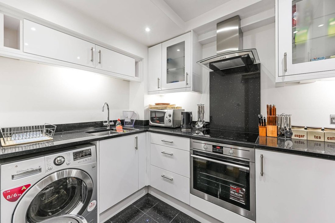 Apartment in Mayfair, Westminster, England 5 - 15659098