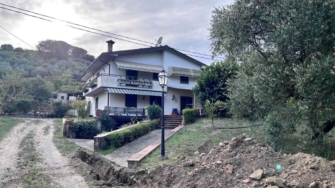Villa in Borgo a Buggiano, Tuscany, Italy 2 - 15977686