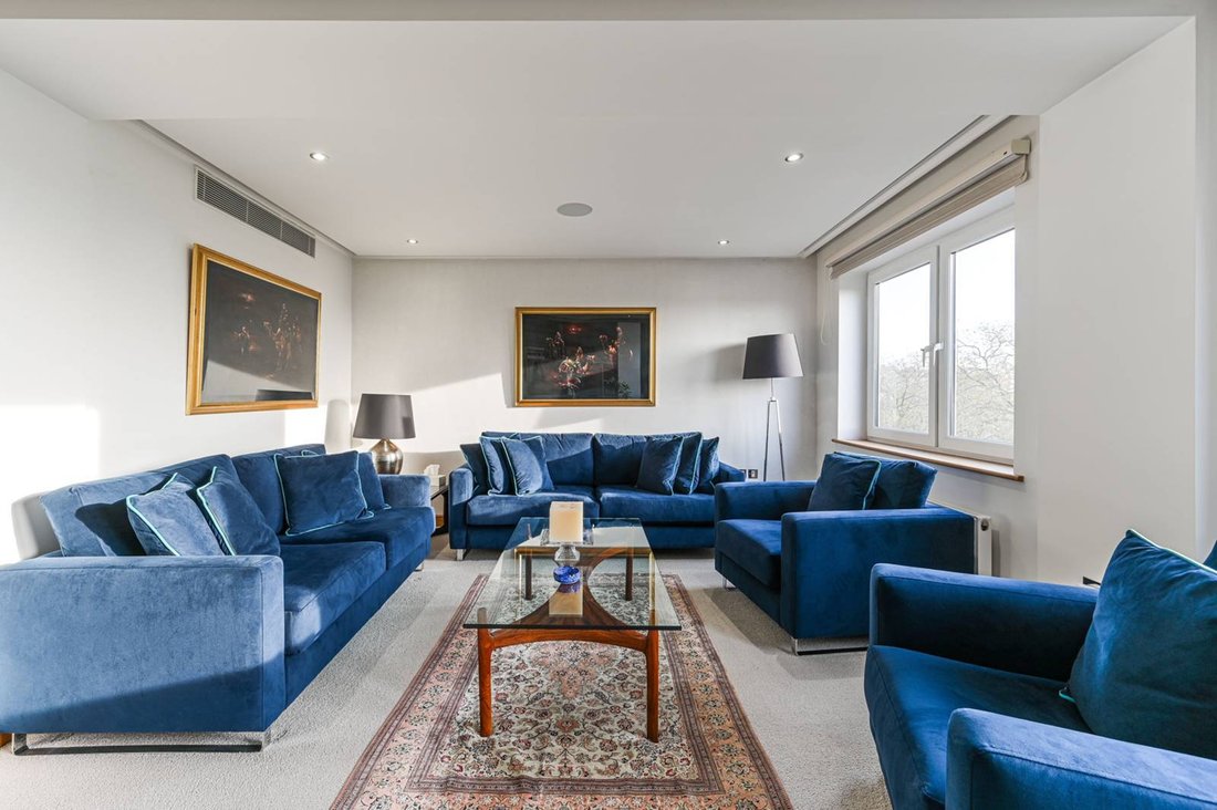 Apartment in Mayfair, Westminster, England 1 - 15659098