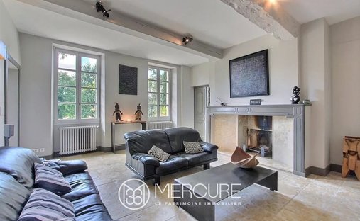 Renovated 15 18th Centuries Chateau