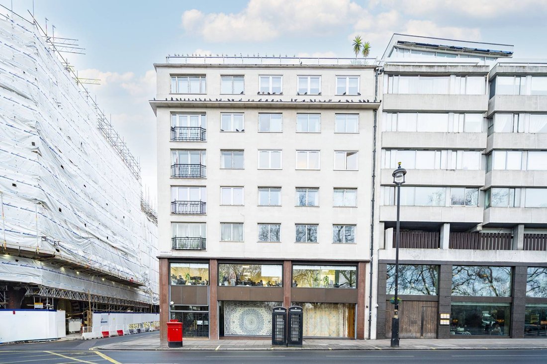 Apartment in Mayfair, Westminster, England 3 - 15659098