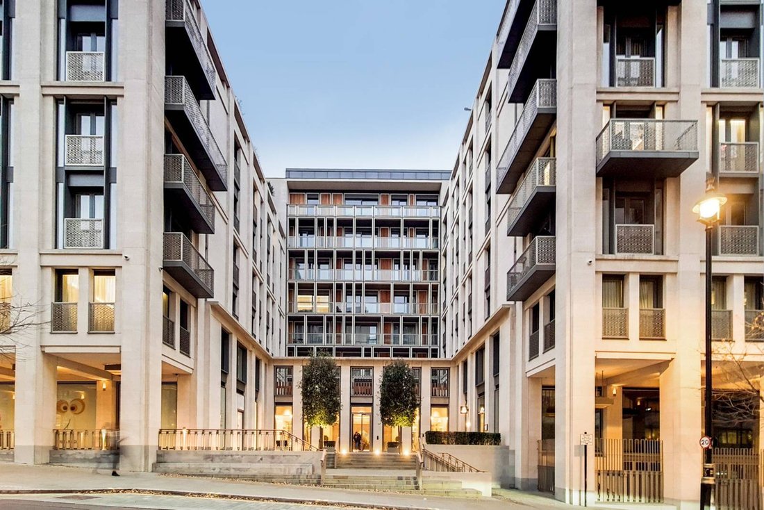 Apartment in WC2, Westminster, England 3 - 15648121