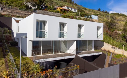 Villa in Sao Martinho, Madeira, Portugal 1