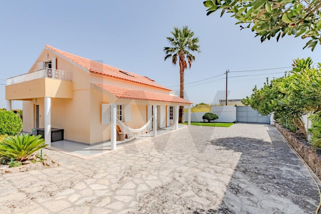 Townhouse in Sesimbra (Castelo), Setubal, Portugal 1 - 16034020