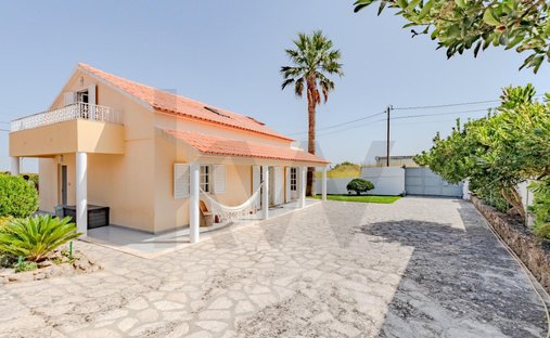 Townhouse in Sesimbra (Castelo), Setubal, Portugal 1