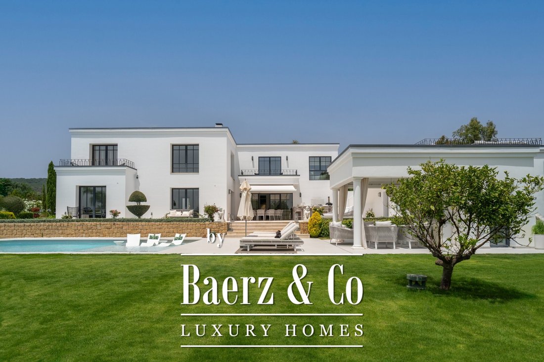 Villa in Sotogrande, San Roque, Andalusia 2 - 16037484