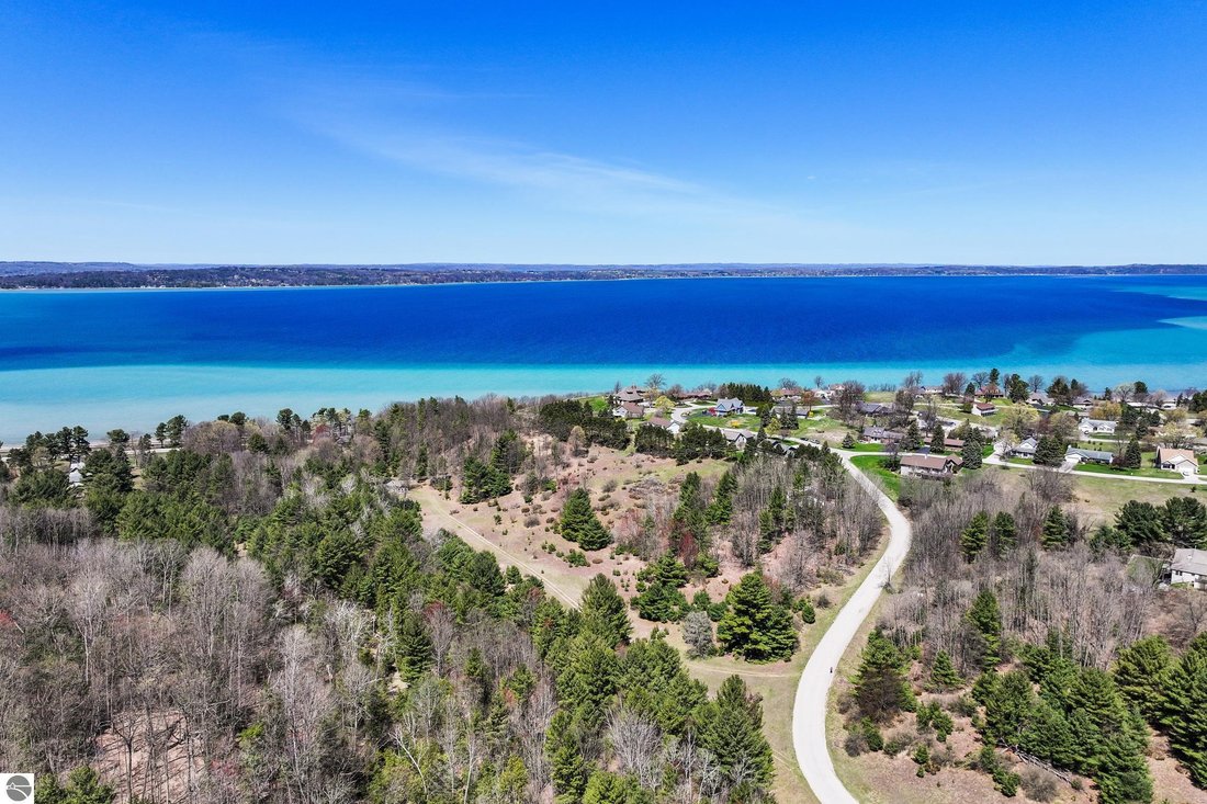 Land in Williamsburg, Michigan, United States 1 - 16035432