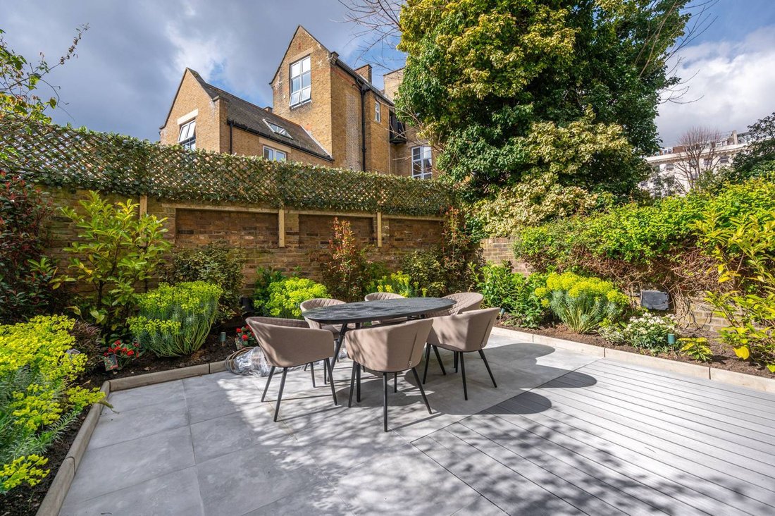 Apartment in Earls Court, Kensington And Chelsea, England 1 - 15659053
