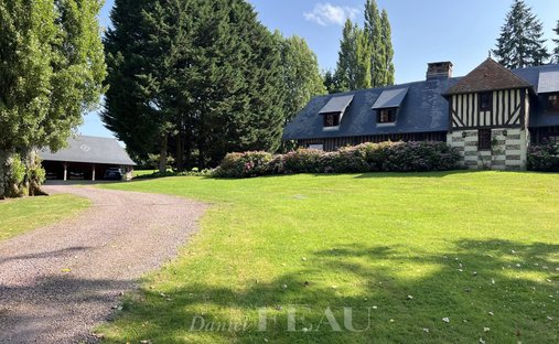 Estate in Pont-l'Évêque, Normandy, France 1