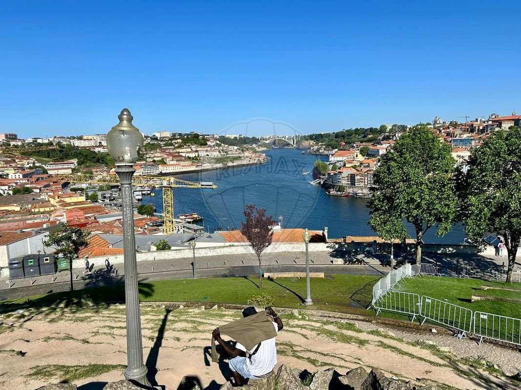 House in Mafamude e Vilar do Paraiso, Porto District, Portugal 1 - 16035372