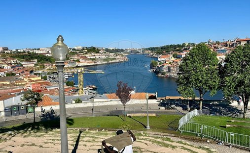House in Mafamude e Vilar do Paraiso, Porto District, Portugal 1