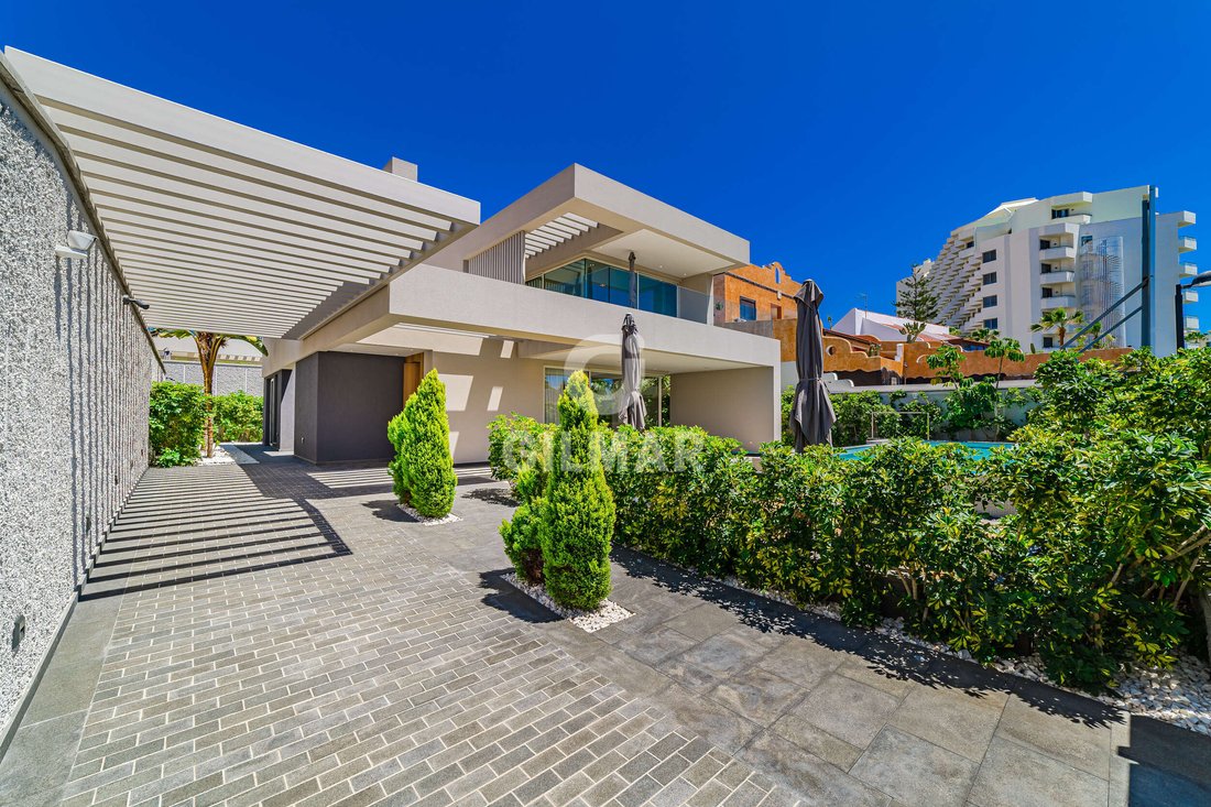 Villa in Playa de las Americas, Canary Islands, Spain 2 - 16031232