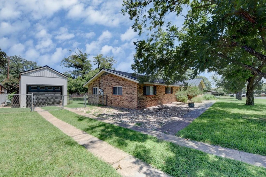 House in Fredericksburg, Texas, United States 5 - 16034166